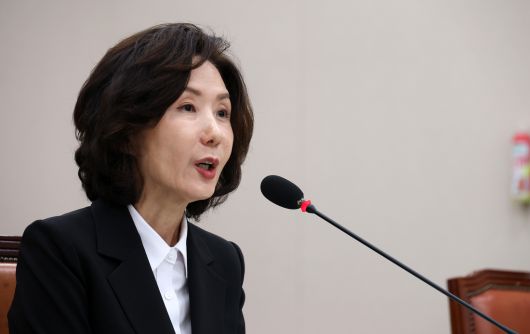 이진숙 사회부총리 겸 교육부 장관 후보자가 지난 16일 국회 교육위원회에서 열린 인사청문회에서 의원들의 질의에 답변하고 있다. 권도현 기자