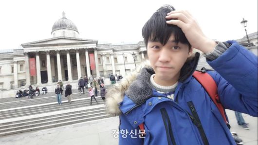 이한빛씨가 카메라를 보고 있다. 이용관씨 제공