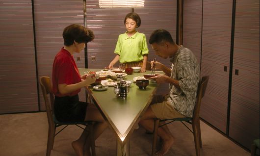 소마이 신지 감독의 영화 <이사>에서 초등학교 6학년 렌은 이혼을 선언한 부모를 설득하려 애를 쓴다. 찬란 제공