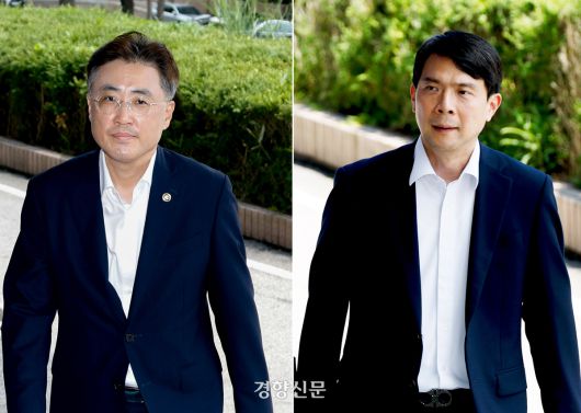 이진수 법무부 차관(왼쪽)과 성상헌 검찰국장이 7일 정부과천청사 법무부에서 열린 사면심사위원회에 참석하고 있다. 문재원 기자