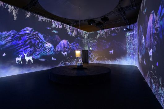 전통 산수를 자개의 빛깔로 표현한 ‘윤슬의 시간’.  국가유산진흥원 제공