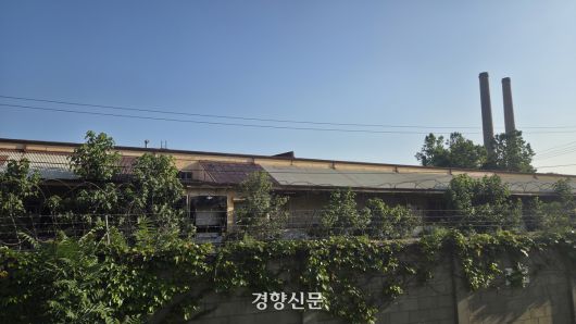 일제가 열도 밖에 설치한 군수공장 중 유일하게 남은 ‘인천 조병창’ 주물공장 건물. 김경민 기자