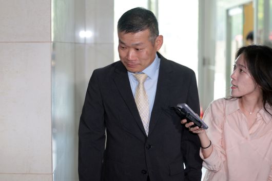 김동혁 전 국방부 검찰단장이 지난달 17일 피의자 신분으로 조사받기 위해 서울 서초구 순직해병특별검사팀에 출석하고 있다. 연합뉴스