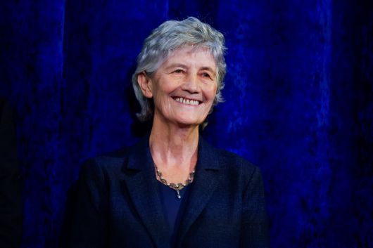 25일(현지시간) 아일랜드 대통령 선거에서 당선된 캐서린 코널리가 더블린성에서 당선 소식을 듣고 반응을 보이고 있다. 로이터연합뉴스