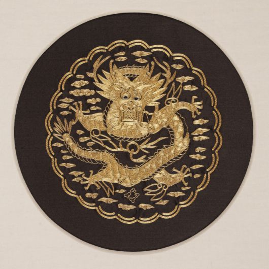 왕실의 위엄을 상징하는 용보. 이정희 자수장 제공