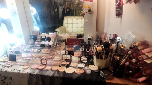 한복대여업소 내에 비치된 각종 화장도구들. 서울시 제공