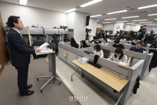 12·3 비상계엄 관련 내란·외환 의혹을 수사했던 내란 특검팀의 조은석 특별검사가 15일 오전 서울 서초구 고검에서 180일간의 수사 기간을 마치고 최종 수사 결과를 발표하고 있다. 문재원 기자