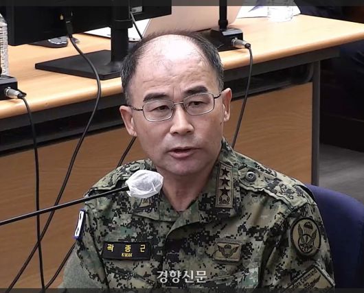 곽종근 전 특수전사령관이 지난달 30일 서울중앙지법에서 열린 윤석열 전 대통령의 내란 우두머리 혐의 등 재판에서 증언하고 있다. 서울중앙지법 제공