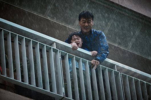 <대홍수>의 한 장면. 넷플릭스 제공