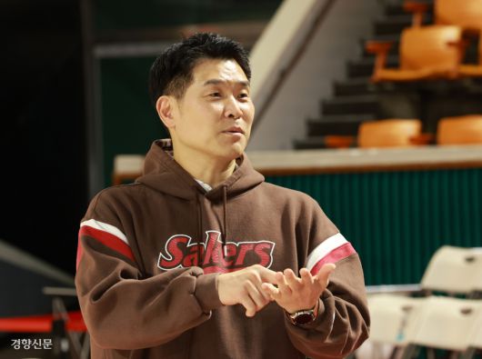 프로농구 LG 조상현 감독이 12일 서울 잠실 학생체육관에서 경향신문/스포츠경향과 인터뷰 하고 있다. 정지윤 선임기자