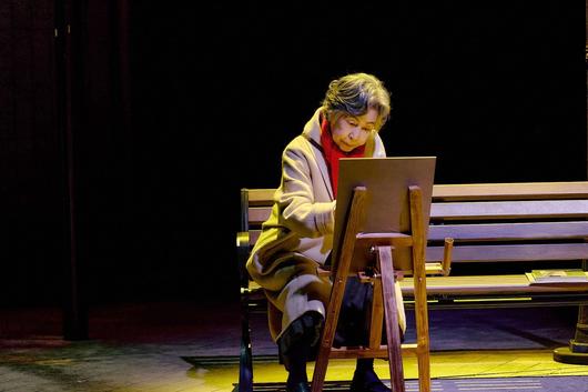 연극 <노인의 꿈>에서 춘애 역을 맡은 배우 손숙. 수컴퍼니 제공