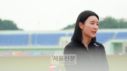 지난 달 23일 경북 예천공설운동장에서 서울신문 인터뷰에 응하고 있는 김지은 선수