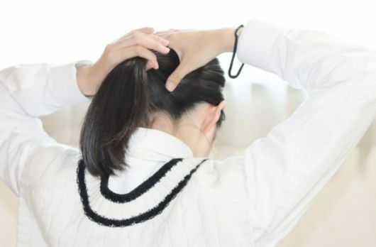 보수적인 것으로 유명한 가고시마시 공립학교는 여학생들이 머리를 한 갈래로 묶지 못하도록 하고 있었다. 여학생 목덜미가 남학생을 자극할 수 있다는 게 이유였다.