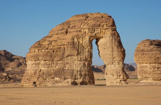 실제 코끼리 모습을 닮은 ‘코끼리 바위’