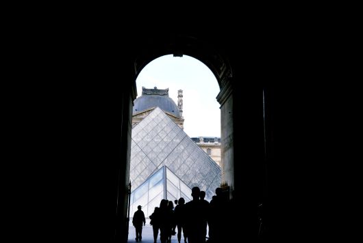 세계 3대 박물관 중 하나인 루브르 박물관(Le Musée du Louvre)은 전세계에서 수집한 회화, 조각 등 40만점의 소장품이 있으며, 이 가운데 약 3만 5000점을 전시하고 있다.