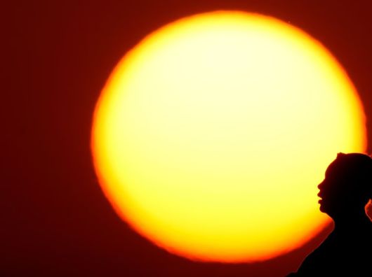 태양과 사람. 자료사진