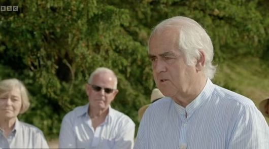 시계 감정사 리처드 프라이스가 게스트가 가지고 나온 시계의 가치에 대해 말하고 있다. / 사진=BBC