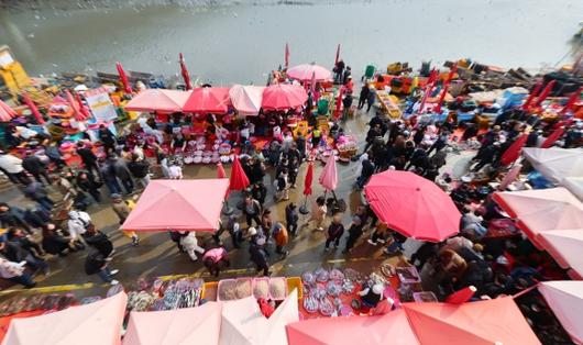 붐비는 소래포구 어시장 - 평년 기온을 회복한 19일 오후 인천시 남동구 소래포구 어시장이 시민들로 붐비고 있다. 2023.11.19  연합뉴스