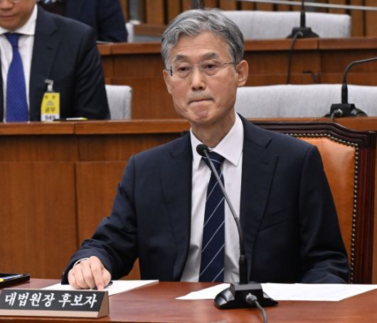 조희대 대법원장 후보자가 5일 국회에서 열린 인사청문회에서 의원질의에 답하고 있다. 2023.12.5.안주영 전문기자