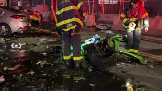 사고 현장에 널부러져 있는 녹색 람보르기니 차량 잔해들의 모습. / 사진=시티즌