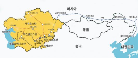 1937년 극동지역에 살고 있던 약 18만명의 조선인들은 스탈린에 의해 우즈베키스탄과 카자흐스탄 등 중앙아시아로 강제이주 되었다. 이 과정에서 수많은 사람들이 처형되고, 추위와 배고픔으로 목숨을 잃었다. 파란 점선은 조선인 강제이주 경로, 붉은 점선은 중앙아시아 도착 후 분산 경로다.