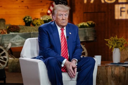 폭스뉴스 출연한 트럼프 - 미국 공화당 대선 후보인 도널드 트럼프 전 대통령이 15일(현지시간) 조지아주 커밍에서 열린 폭스뉴스의 타운홀 미팅에 출연했다. 2024.10.16 연합뉴스