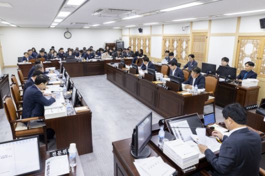 지난 2024년 11월 27일 열린 제351회 제2차 정례회 농수산위원회. 경북도의회 제공