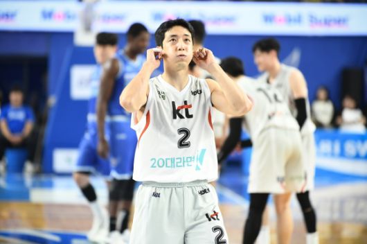 수원 kt 허훈이 18일 대구체육관에서 열린 2024~25 프로농구 6강 플레이오프 4차전 대구 한국가스공사와의 원정 경기에서 답답한 표정을 짓고 있다. KBL 제공