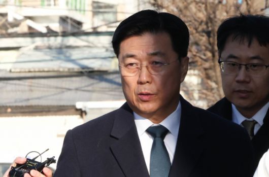 홍장원 전 국가정보원 제1차장이 20일 서울 종로구 헌법재판소에서 열린 윤석열 대통령 탄핵심판 10차 변론에 증인으로 출석하고 있다. 2025.2.20 뉴스1