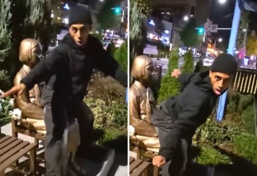 미국인 유튜버 조니 소말리가 한국의 한 평화의 소녀상 앞에서 외설적인 춤을 추고 있다. 유튜브 채널 ‘Johnny Somali’ 캡처