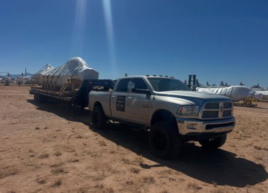지난주 미국 애리조나주 투싼국제공항에서 우크라이나 국적의 대형 수송기에 실리는 F-16 전투기의 모습. 엑스(@Keystone Intel) 캡처