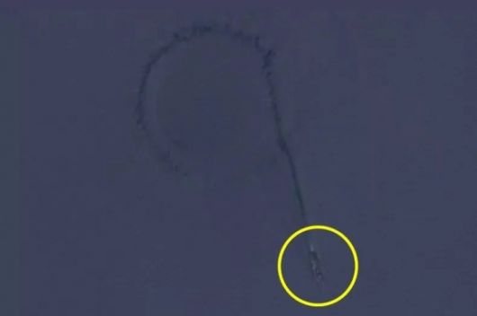 지난달 25일 센티넬-2 위성으로 포착한 홍해를 급선회하는 해리 트루먼호. Copernicus/Sentinel Hub