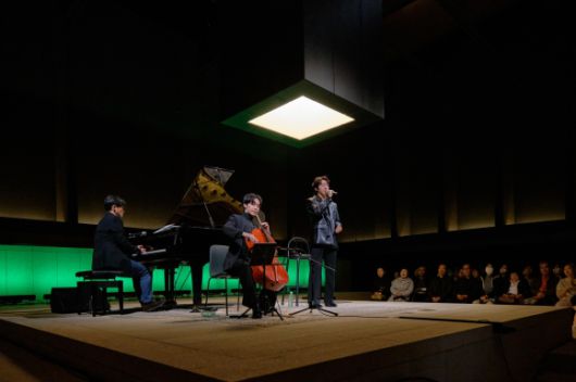 중구문화재단이 구민의 문화 복지 증진을 위해 기획한 거리형 음악 공연 사업인 ‘뮤직 퍼레이드’ 중 지난해 11월 9일 서소문성지역사박물관 콘솔레이션홀에서 열린 공연 ‘가을 음악회’의 모습.  중구문화재단 제공