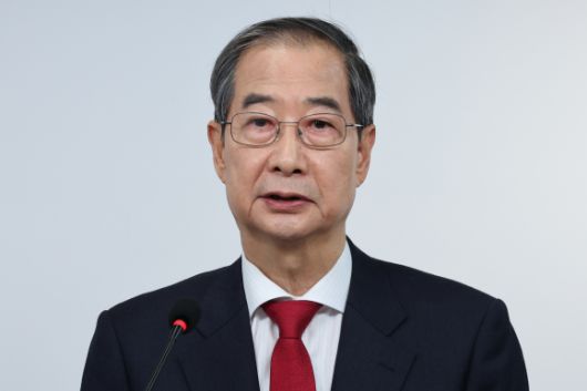 국민의힘에 입당한 한덕수 대선 예비후보가 10일 서울 여의도 중앙당사에서 현안 관련 긴급 기자회견을 하고 있다. 2025.5.10 뉴스1