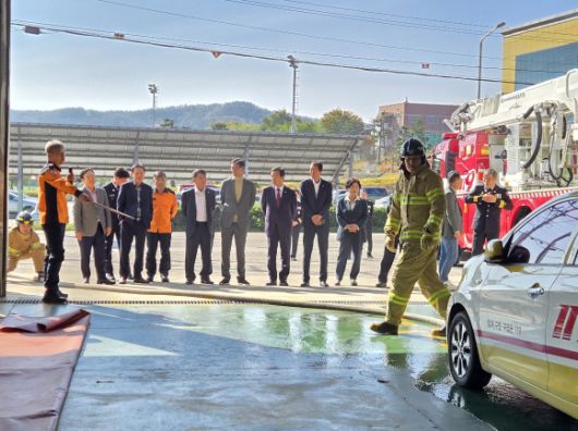 포항북부소방서를 방문한 건설소방위. 경북도의회 제공