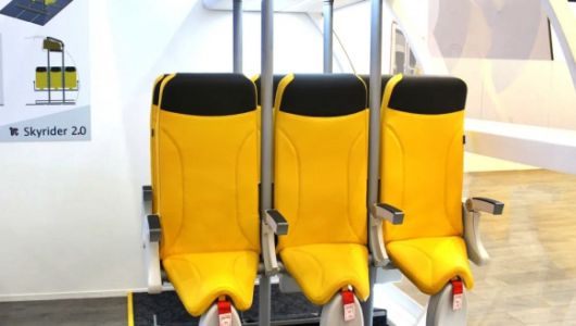 이탈리아 항공좌석 제조업체 아비오인테리어스(Aviointeriors)가 2018년 4월 독일 함부르크에서 개최된 ‘2018 항공기 인테리어 엑스포’에서 공개한 비행기용 직립식 좌석 스카이라이더2.0. 아비오인테리어스 제공