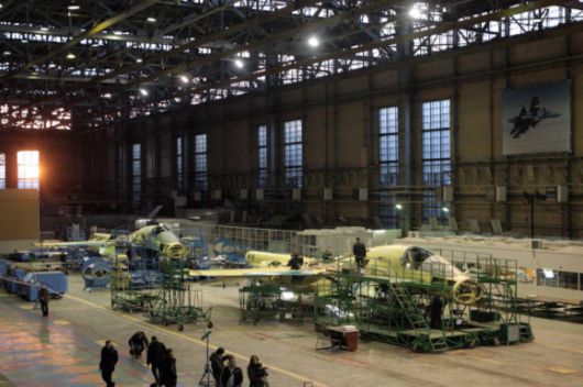 2021년 러시아의 Su-34 생산라인. 도색되기 전 Su-34의 모습이 보인다. 디펜스 익스프레스 제공