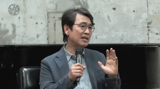 유튜브 ‘딴지방송국’의 ‘김어준의 다스뵈이다’에 출연한 유시민 작가.