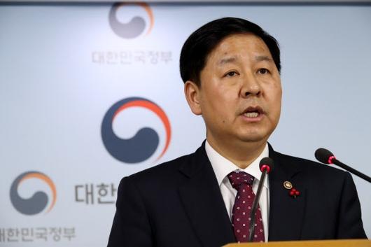 구윤철 전 국무조정실장이 2018년 기획재정부 2차관 시절 브리핑하는 모습. 2018. 12. 31. 연합뉴스