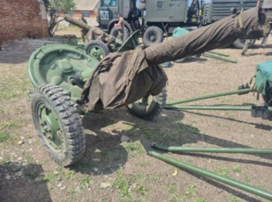 러시아 최전선에서 외부에 공개된 적 없는 희귀한 북한제 60㎜ 및 140㎜ 박격포 등이 포착됐다고 현지 군사 전문 채널들이 전했다. 사진은 북한제 구식 140㎜ 자주 박격포 자료사진. 텔레그램