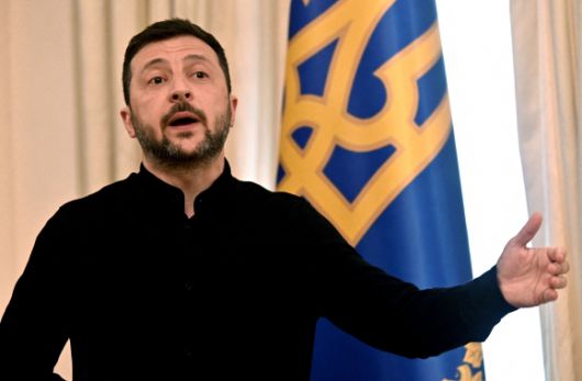 12일(현지시간) 볼로디미르 젤렌스키 우크라이나 대통령이 수도 키이우에서 독일 국방장관과 회담 후 기자회견하고 있다. 2025.6.12 키이우 AFP 연합뉴스