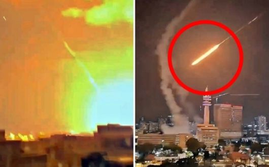 13일(현지시간) 이스라엘 텔아비브 중심에 이란 탄도미사일이 떨어지고 있다. 2025.6.14 엑스