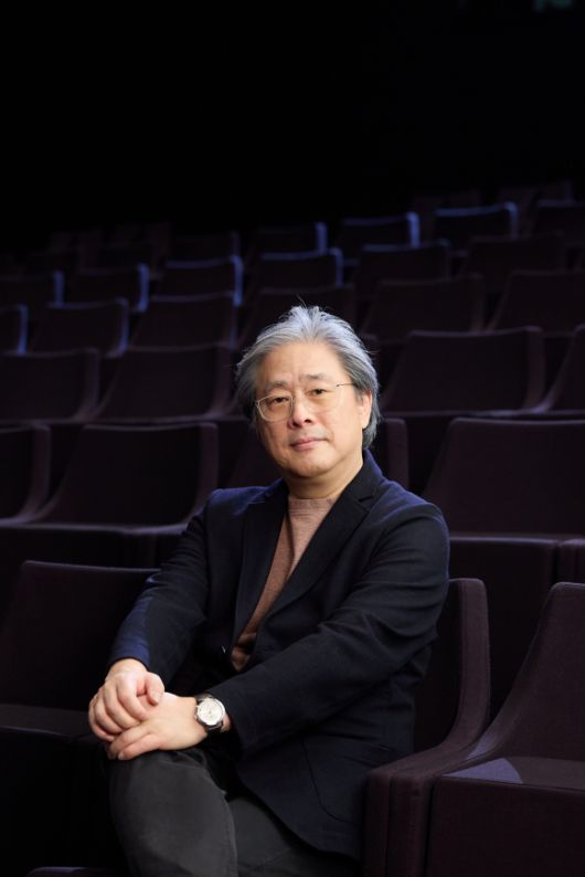 오는 18일부터 닷새 동안 서울 강남구 코엑스에서 열리는 2025 서울국제도서전에는 영화 감독 박찬욱 등 다채로운 분야의 창작자들이 함께한다.  ⓒWinnie Yeung ·Visual Voices