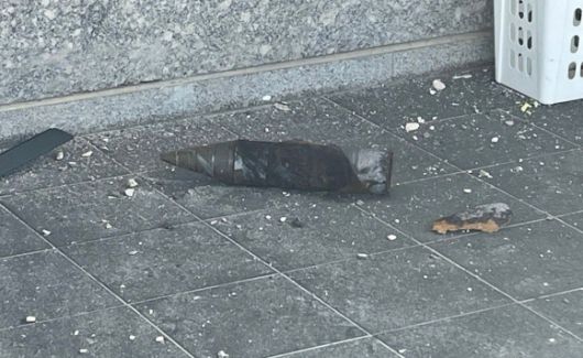 19일(현지시간) 이스라엘군 국내전선사령부는 이날 오전 이란이 이스라엘 중부 지역으로 발사한 탄도미사일 20발 가운데 최소 1발에 집속탄을 탑재했다고 밝혔다. 사진은 이날 떨어진 집속탄 탄약. 2025.6.19 더타임스오브이스라엘