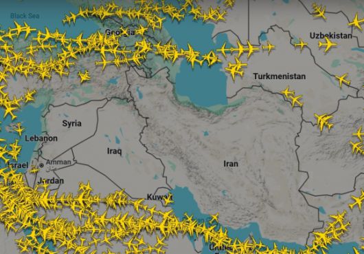 21일 오후 플라이트레이더24(Flightradar24)로 항공기 이동 모습.