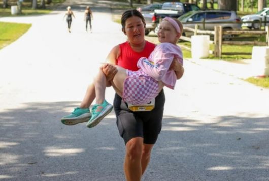 아바 윌슨과 그의 엄마 파멜라 윌슨. 유족 측 법률대리 회사 Salvi, Schostok & Pritchard 제공