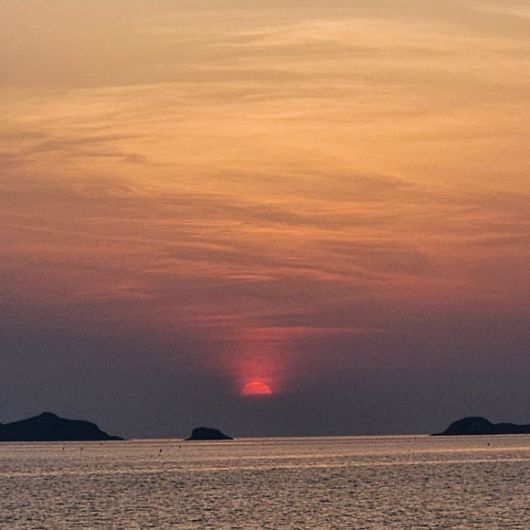 서해를 붉게 물들이는 월명낙조