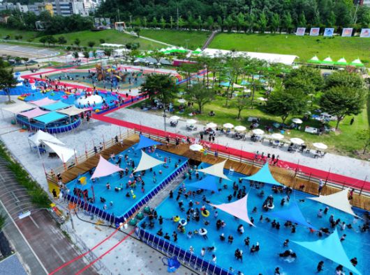 안동시 정하동 낙동강변 야외 물놀이장 모습. 안동시 제공