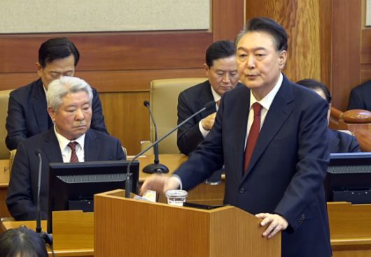 최종 의견 진술하는 윤석열 대통령 - 윤석열 대통령이 25일 서울 종로구 헌법재판소에서 열린 윤 대통령 탄핵심판 11차 변론에서 최종 의견 진술을 하고 있다. 2025.2.25 헌법재판소 제공