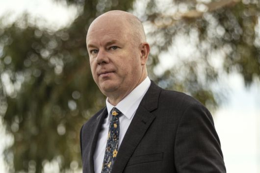 버섯 살인 사건의 범인 에린 패터슨의 남편 사이먼 패터슨. 사건 당시 두 사람은 별거 중이었다. 사이먼은 에린의 점심 식사 초대를 거절해 목숨을 구할 수 있었다. AP 연합뉴스